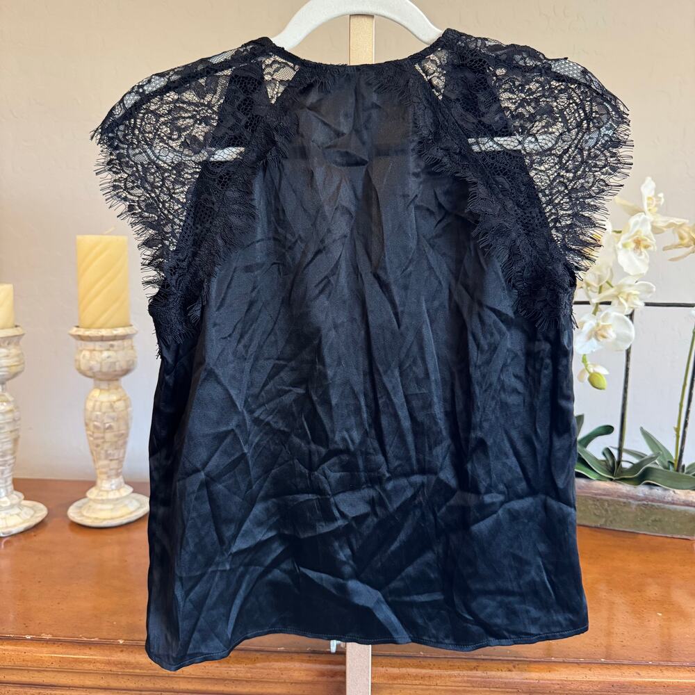 Generation Love Anya Silk V-Neck Lace Trim Top NWT Small Sold Out - Picture 3 of 5